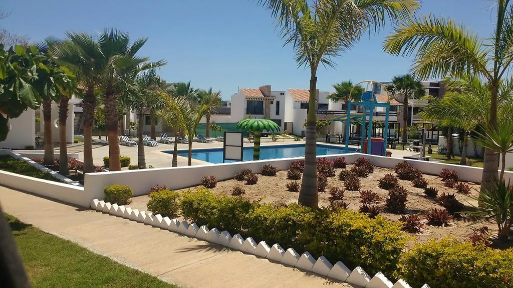 הוילה מזטלן Hogar Pacifico בית נופש